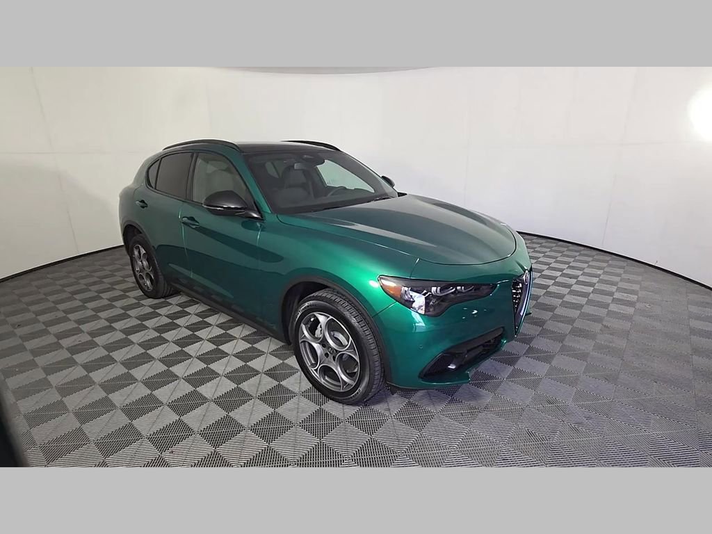 New 2025 Alfa Romeo Stelvio Sprint w/ Convenience Package image 25