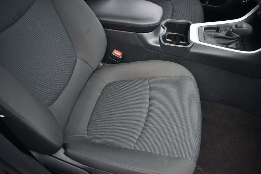 Used 2025 Toyota RAV4 LE image 25