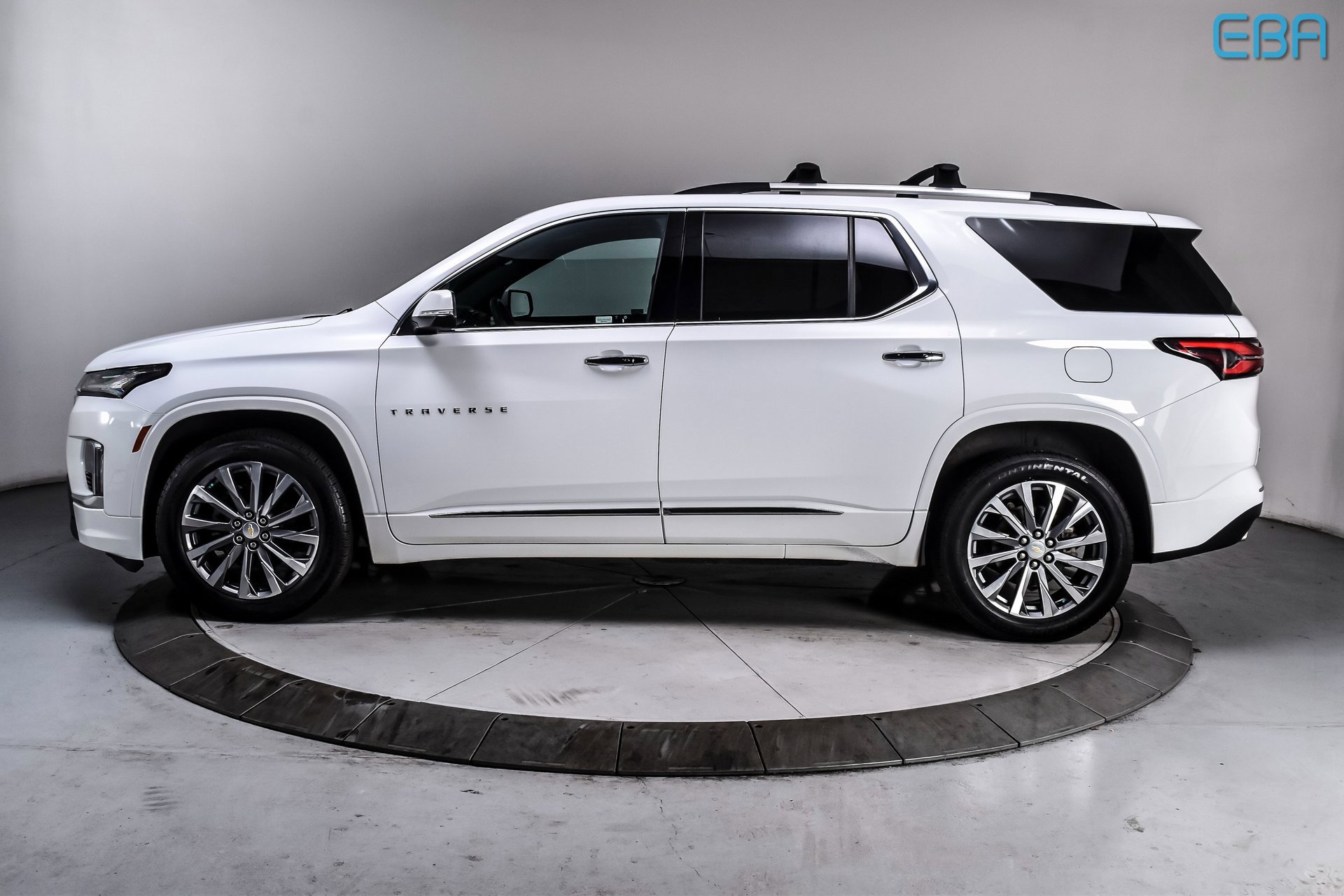 Used 2023 Chevrolet Traverse Premier image 3