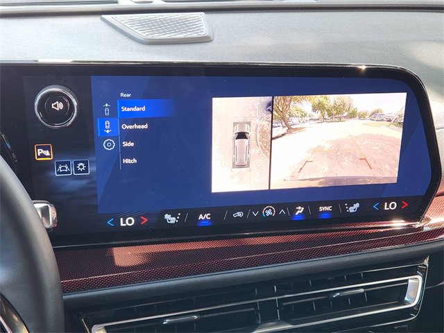 Used 2025 Chevrolet Traverse Z71 w/ Enhanced Driving Package AWD/4WD image 7