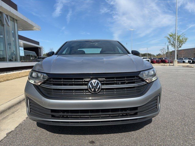 Used 2024 Volkswagen Jetta Sport image 9