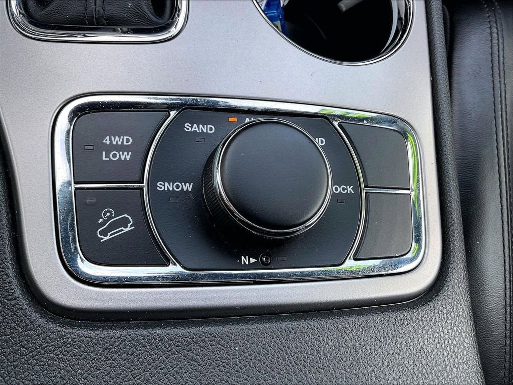 Used 2020 Jeep Grand Cherokee Limited AWD/4WD image 34