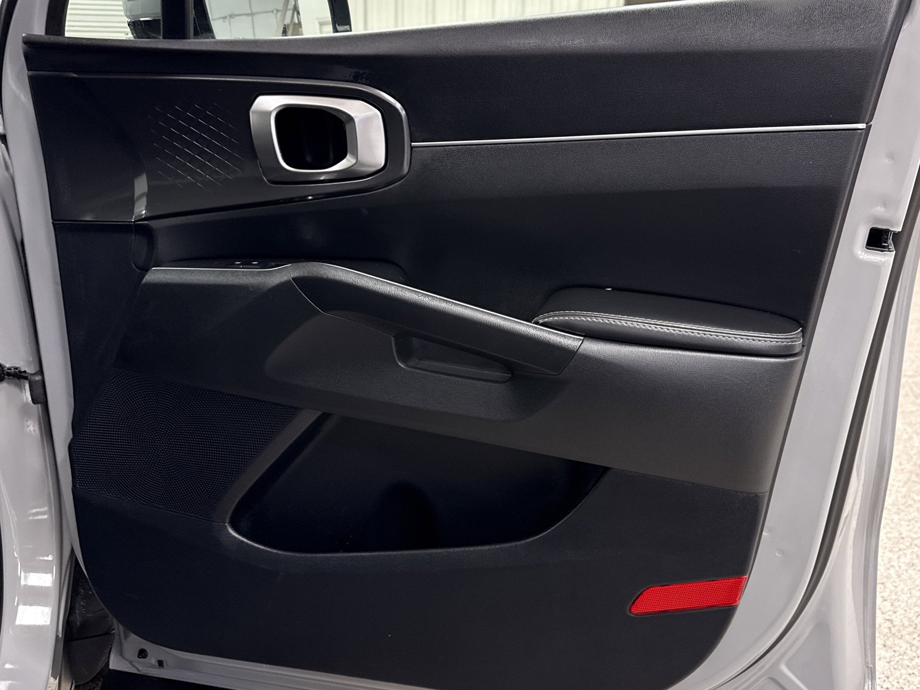 Used 2024 Kia Sorento S w/ Panoramic Sunroof Package image 34