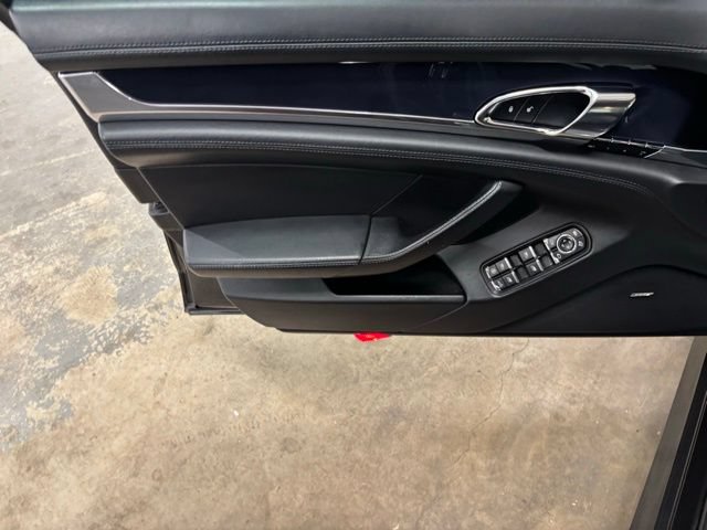 Used 2013 Porsche Panamera GTS AWD/4WD image 19