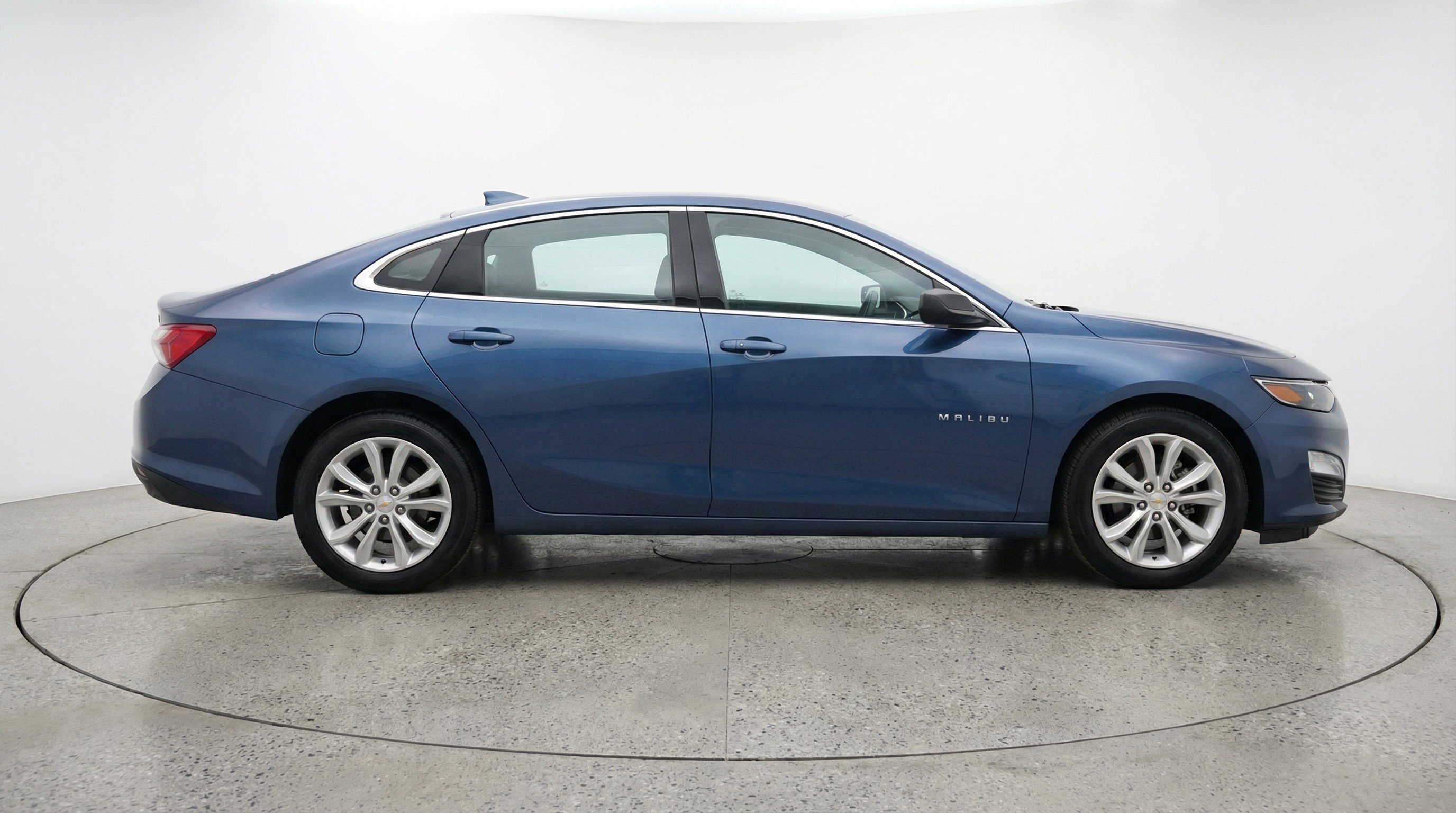 Used 2024 Chevrolet Malibu LT FWD image 11