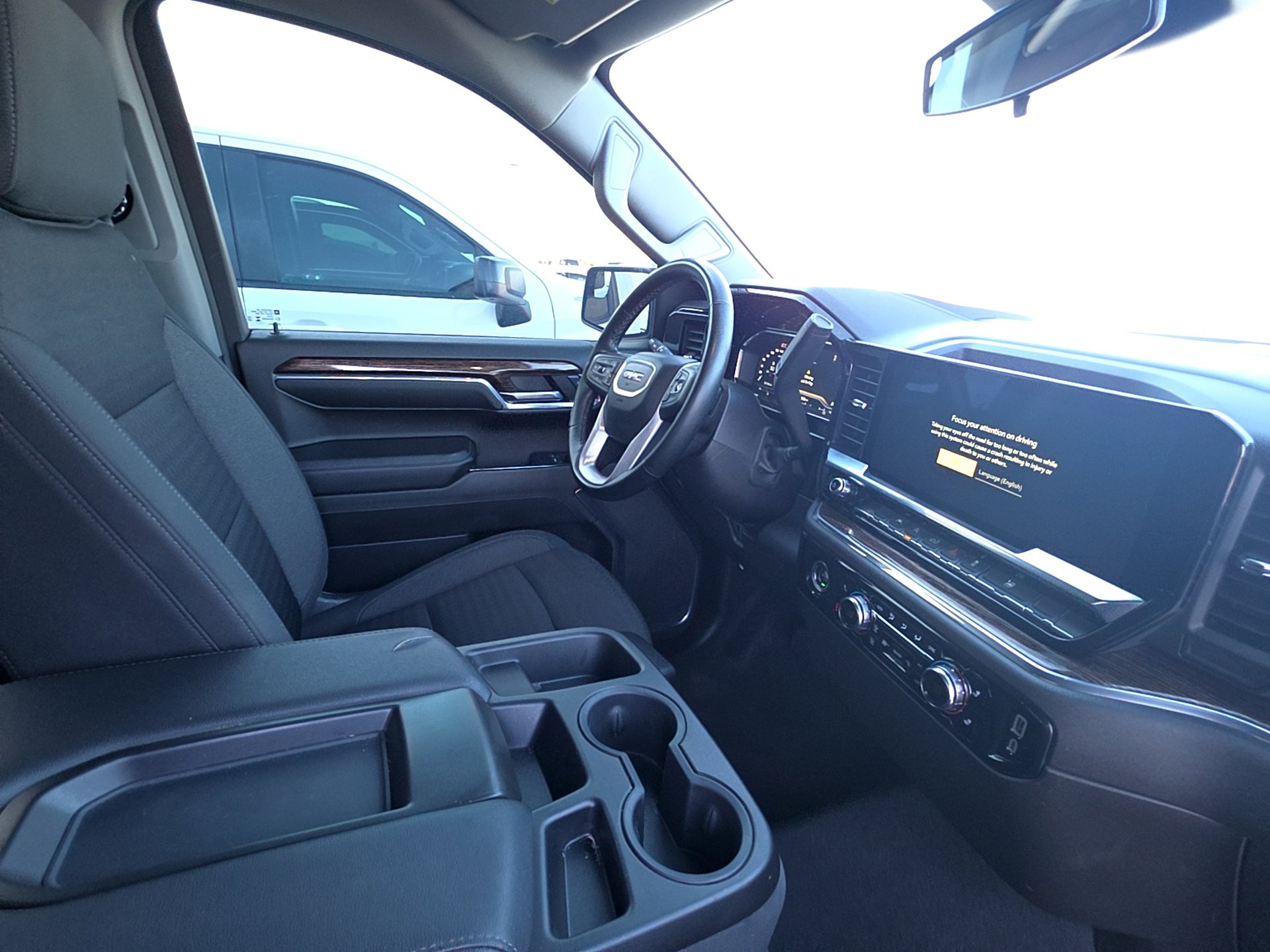 Used 2024 GMC Sierra 1500 SLE image 13