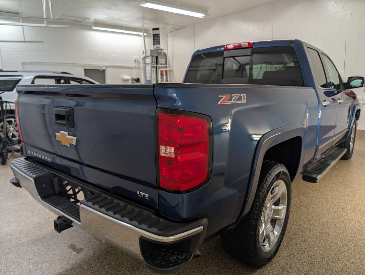 Used 2015 Chevrolet Silverado 1500 LTZ Z71 image 4