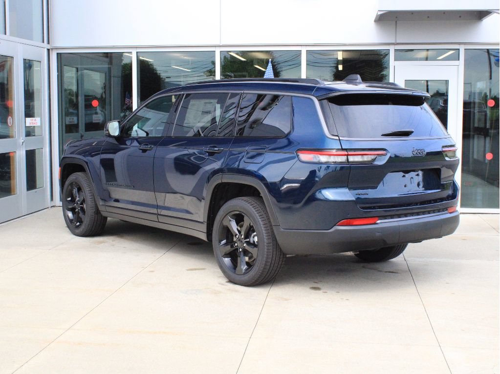 New 2026 Jeep Grand Cherokee L Limited w/ Limited Altitude Package AWD/4WD image 8