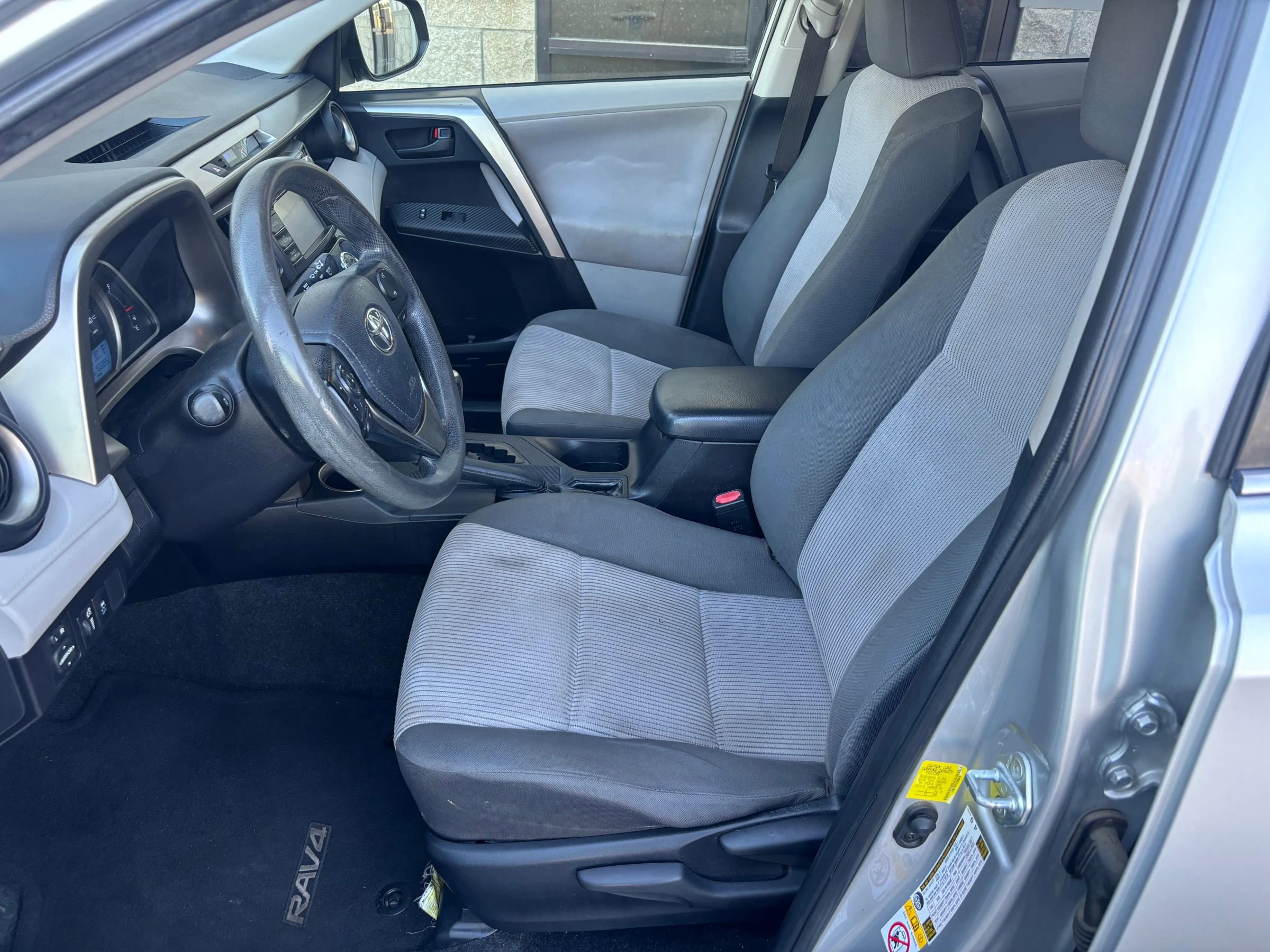 Used 2013 Toyota RAV4 LE image 10