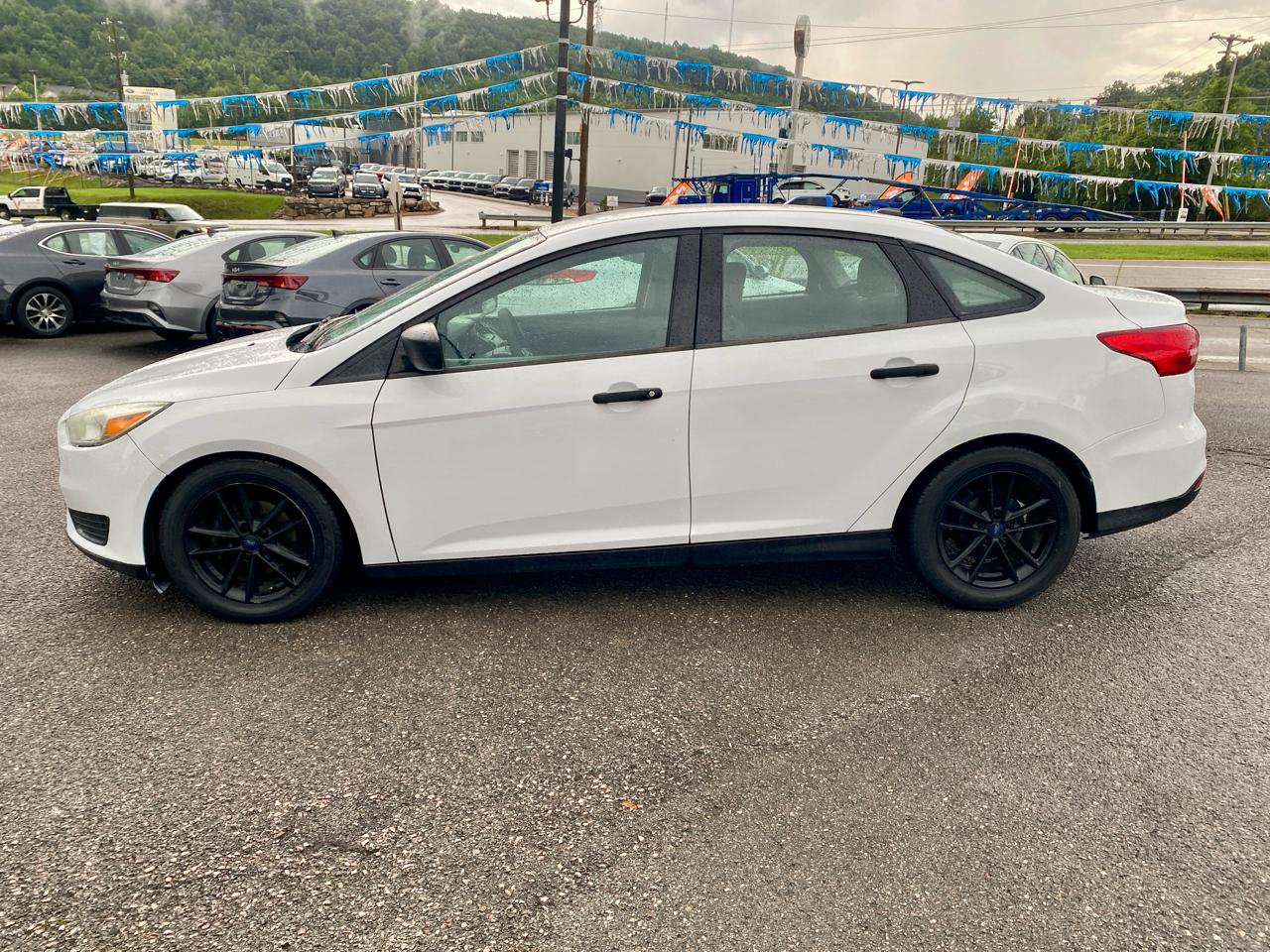 Used 2015 Ford Focus S FWD image 4