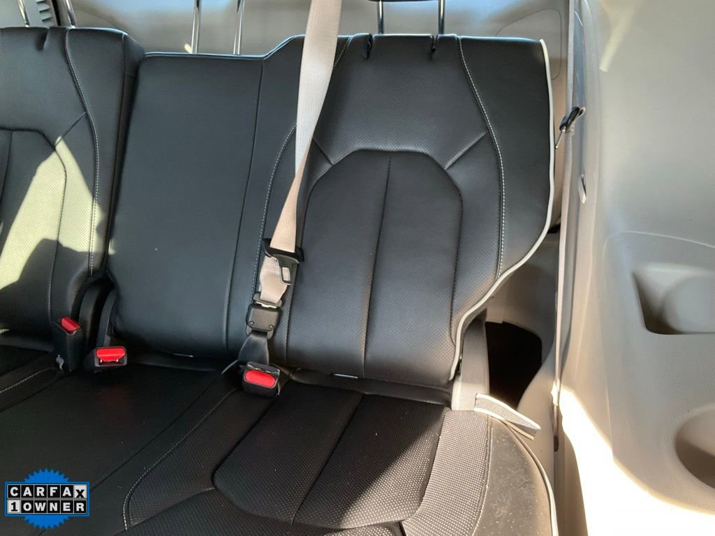 Used 2022 Chrysler Pacifica Limited w/ Uconnect Theater Family Group image 36