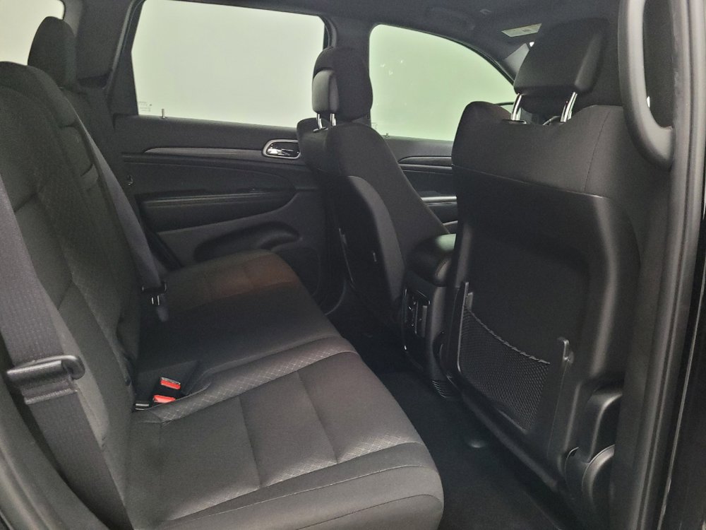 Used 2019 Jeep Grand Cherokee Laredo image 19