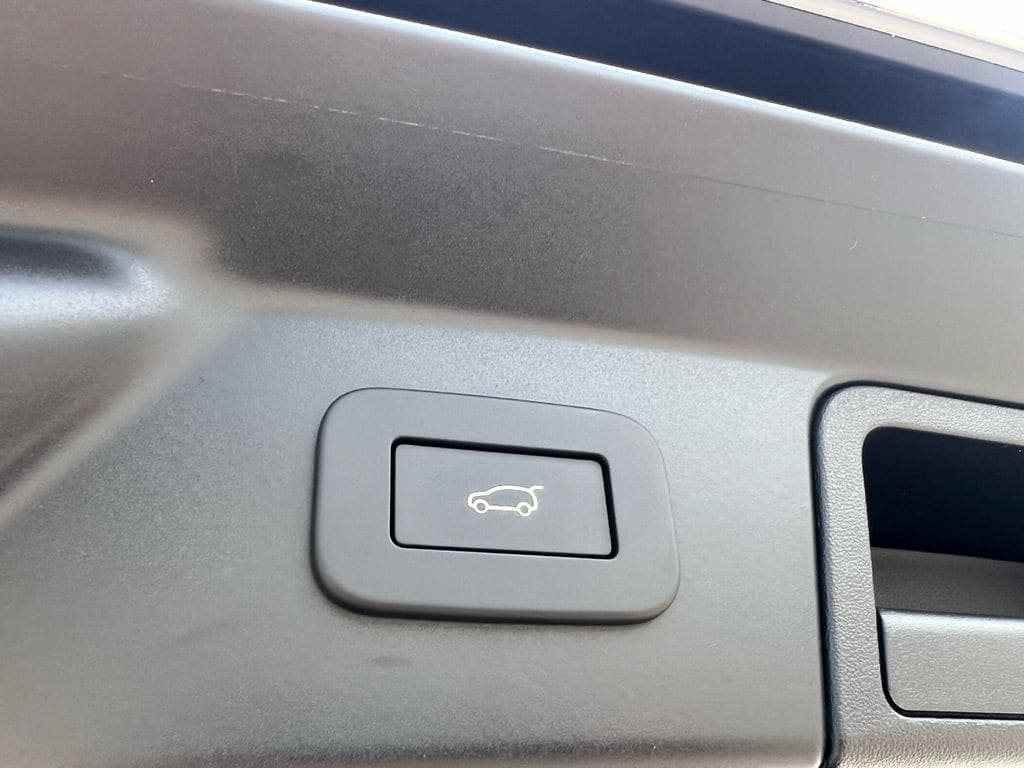 New 2026 Land Rover Range Rover Velar Belgravia AWD/4WD image 27