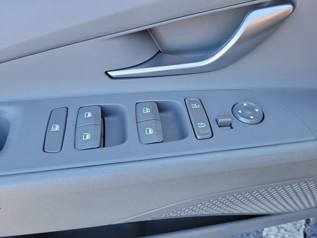 Used 2025 Hyundai Elantra Sport image 20