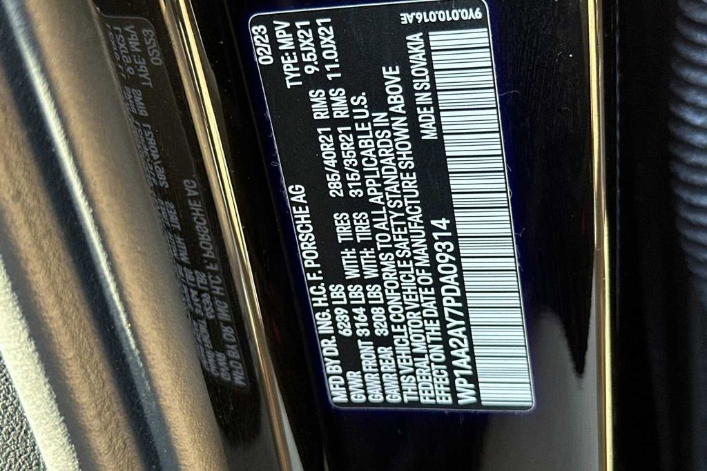 Used 2023 Porsche Cayenne image 39