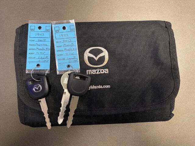 Used 2013 MAZDA MAZDA3 i SV image 21