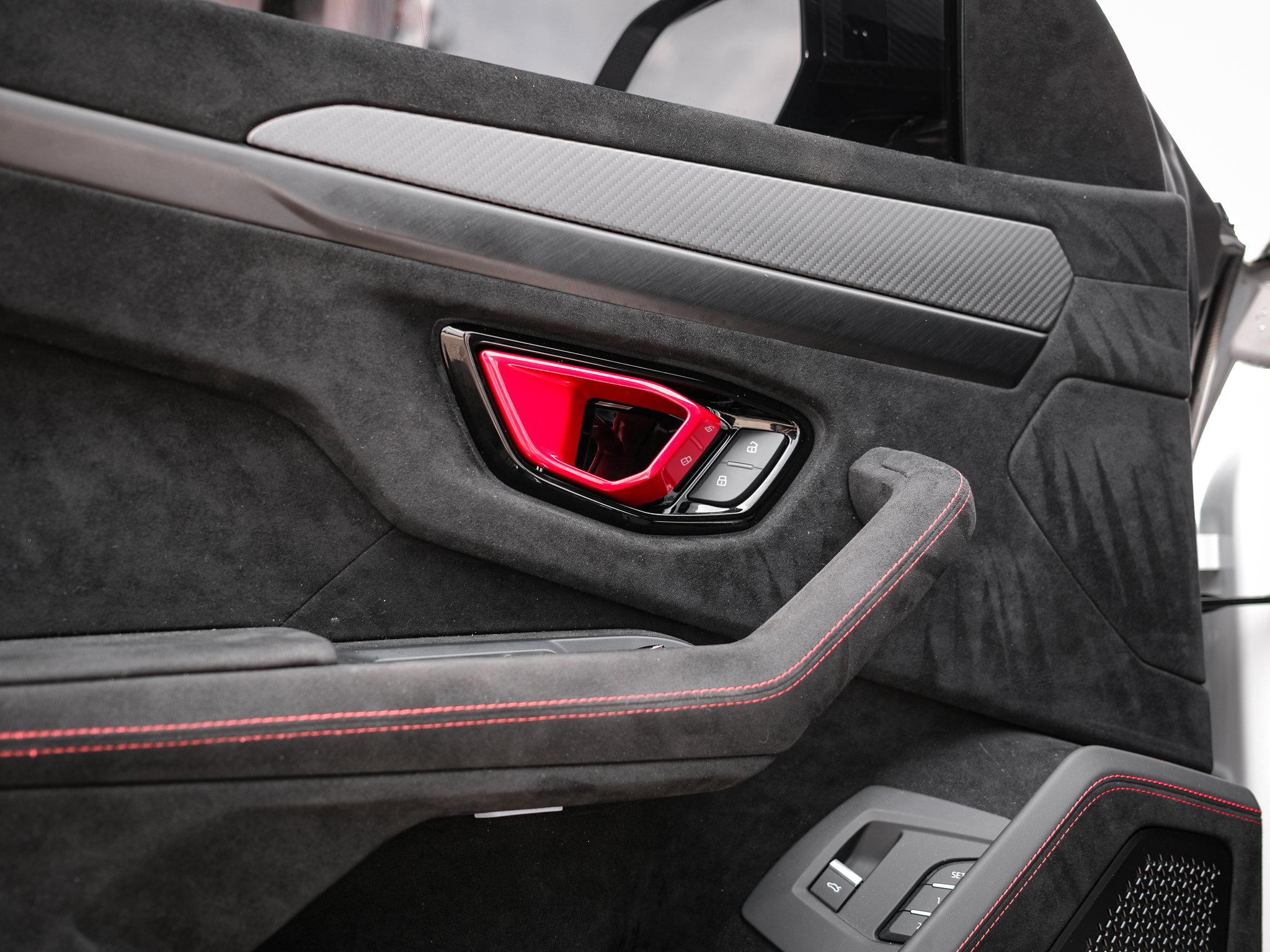 Used 2023 Lamborghini Urus Performante AWD/4WD image 16