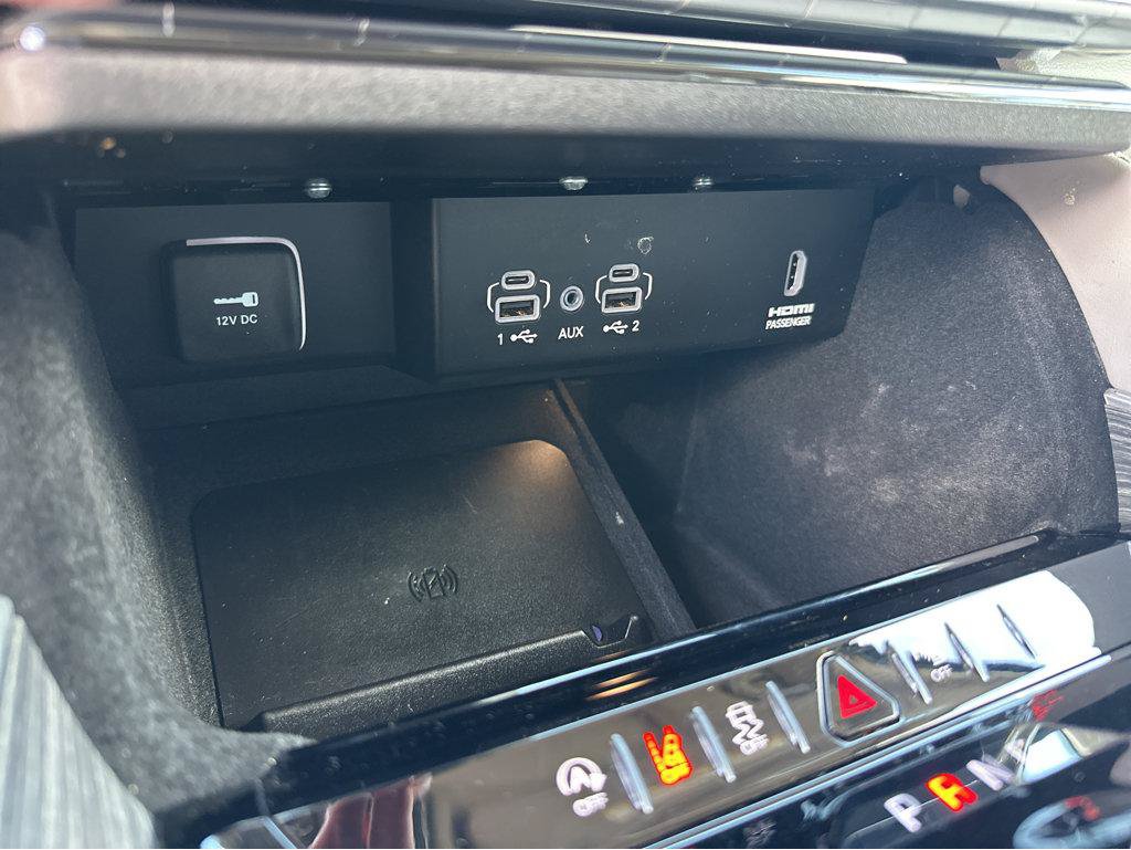 Used 2022 Jeep Wagoneer Series III w/ Premium Group I AWD/4WD image 26