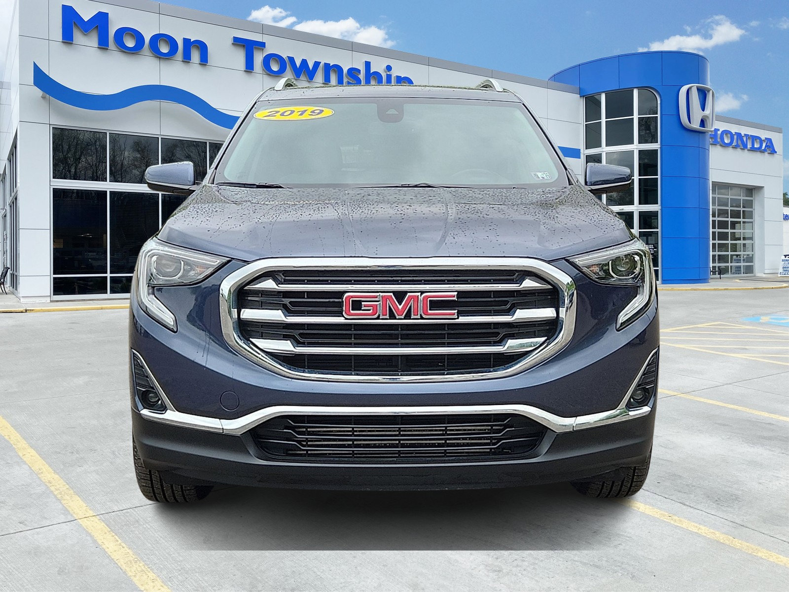 Used 2019 GMC Terrain SLT w/ Preferred Package AWD/4WD image 2