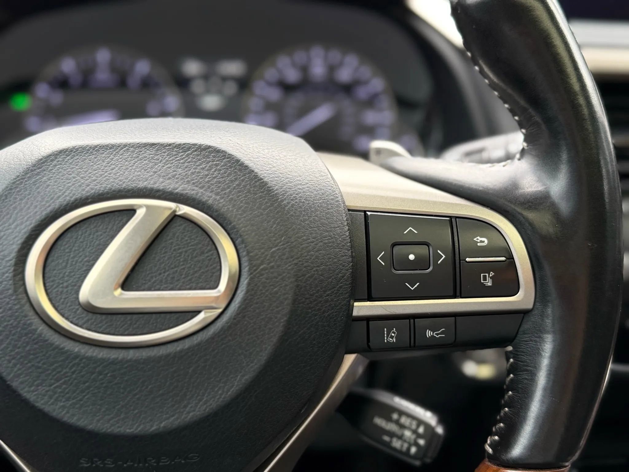 Used 2021 Lexus RX 350L FWD w/ Premium Package image 38