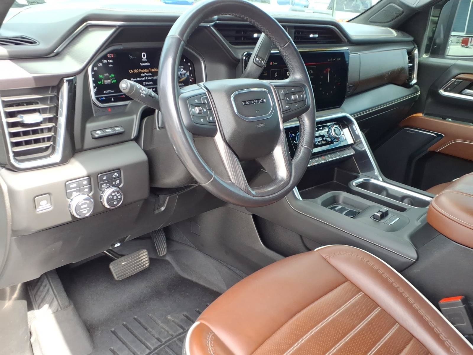 Used 2024 GMC Sierra 2500 Denali Ultimate AWD/4WD image 21