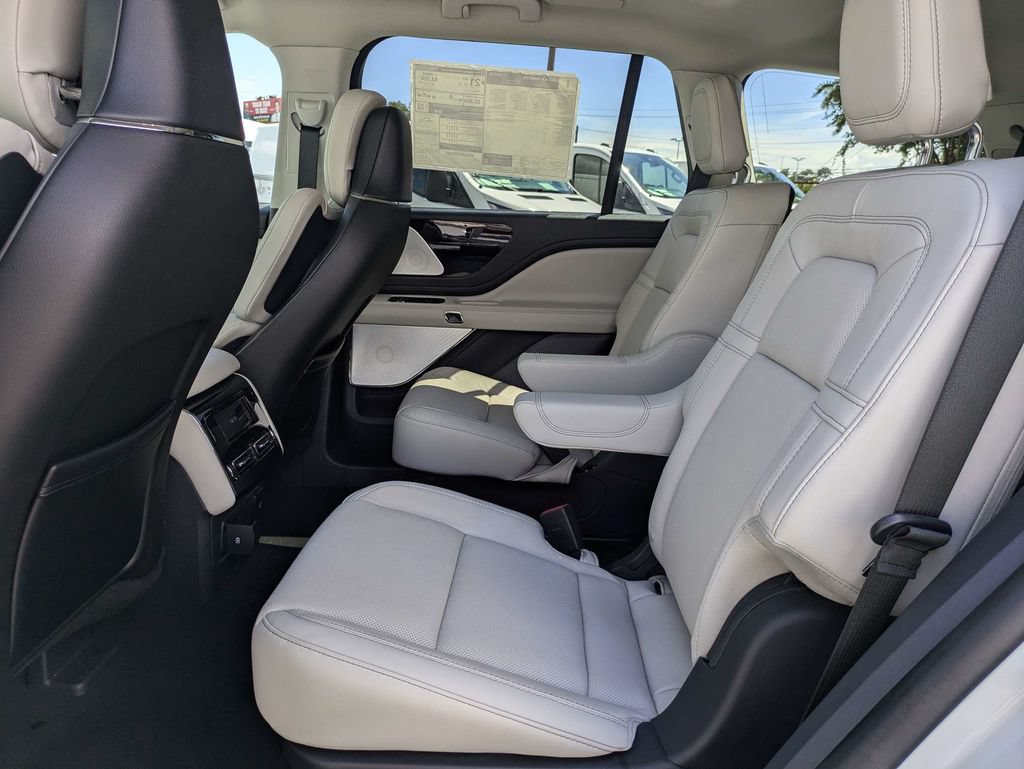 Certified 2026 Lincoln Aviator Reserve w/ Luxury Package RWD image 16