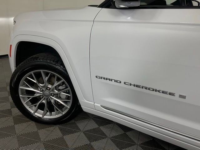 Used 2022 Jeep Grand Cherokee Summit w/ Adv Protech Group IV AWD/4WD image 37