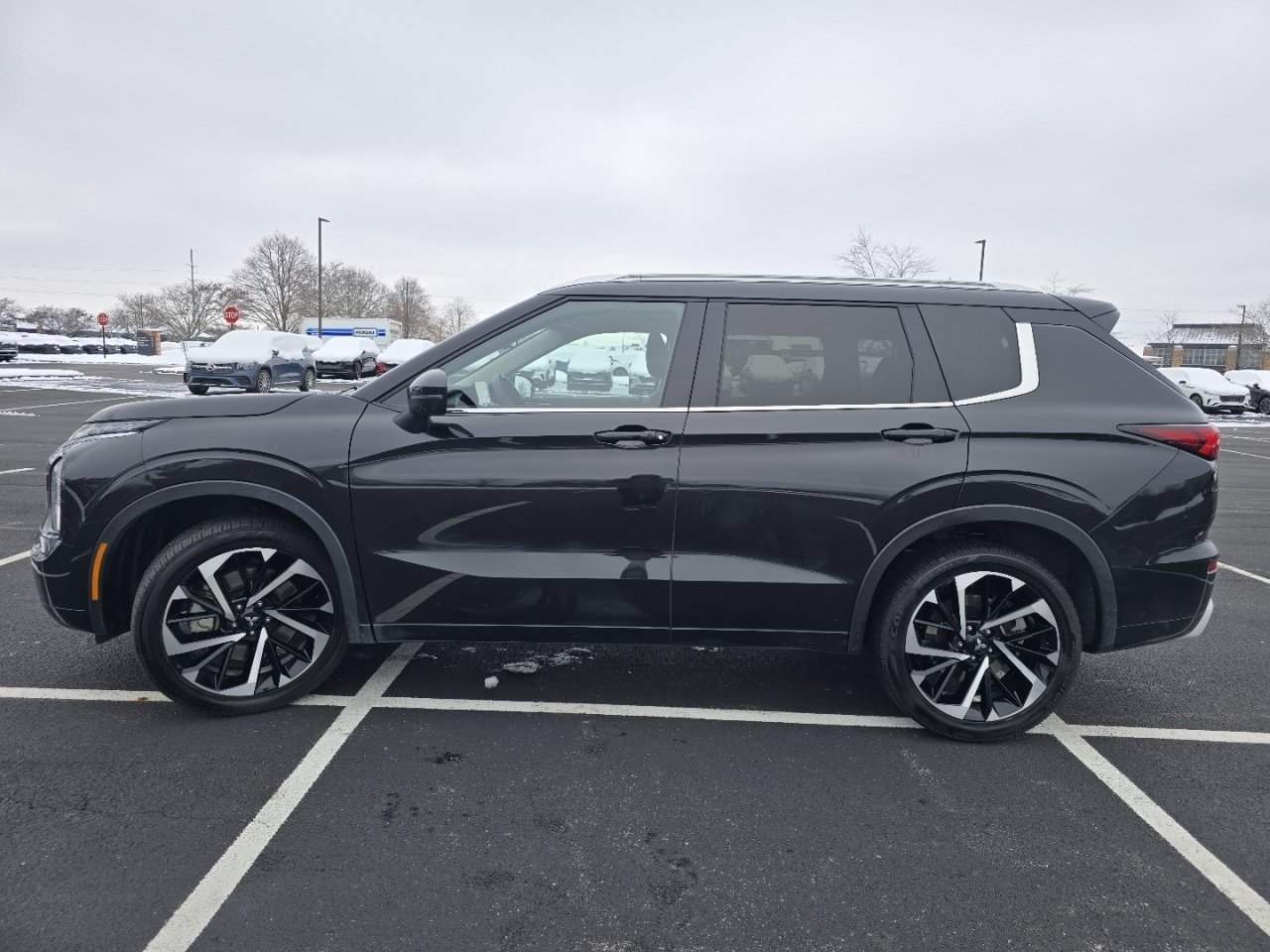 Used 2024 Mitsubishi Outlander SEL image 14