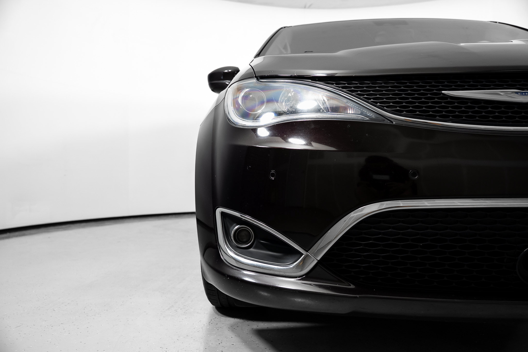 Used 2018 Chrysler Pacifica Touring-L w/ Advanced Safetytec Group FWD image 19