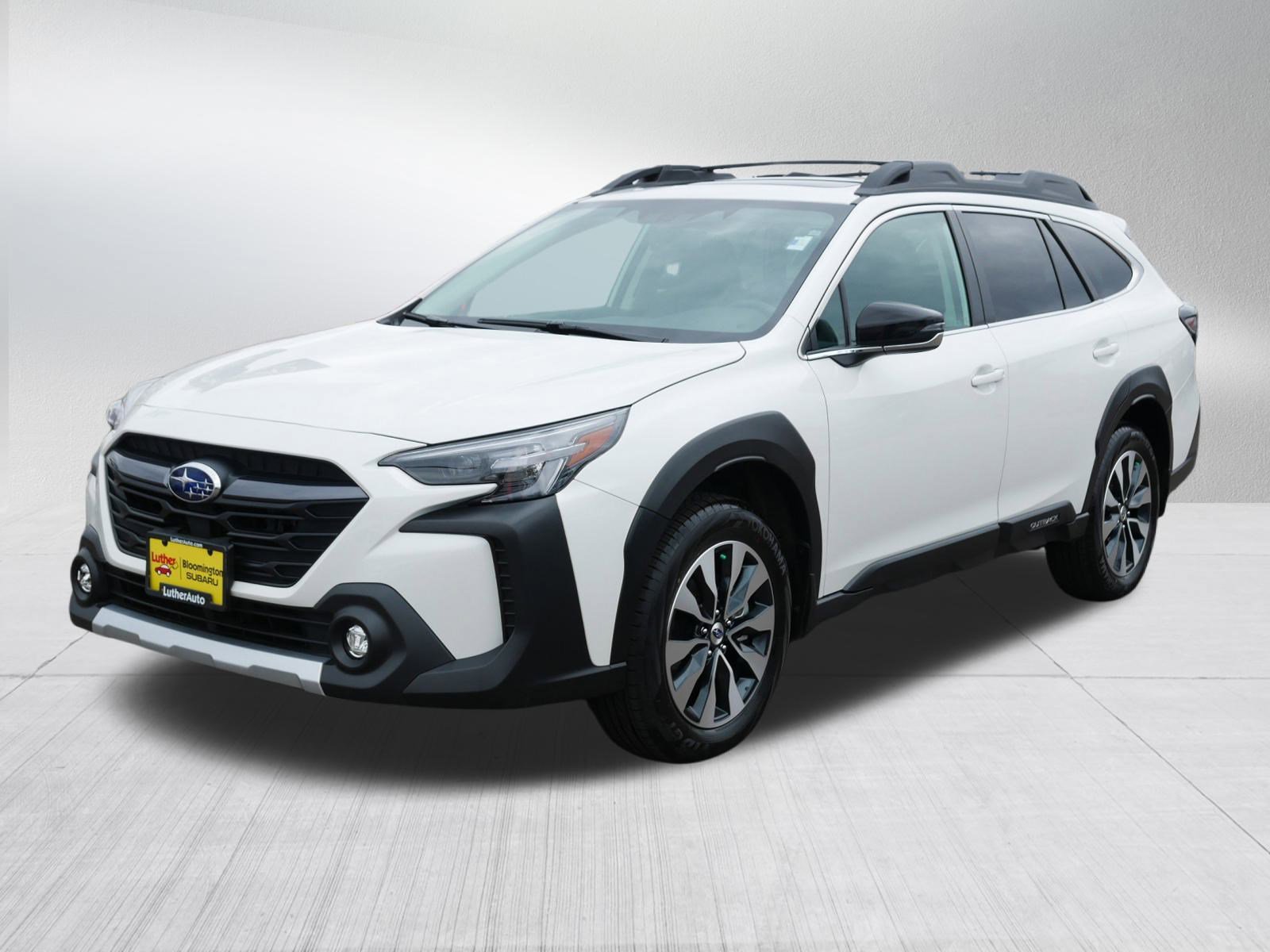 Certified 2025 Subaru Outback Limited image 3