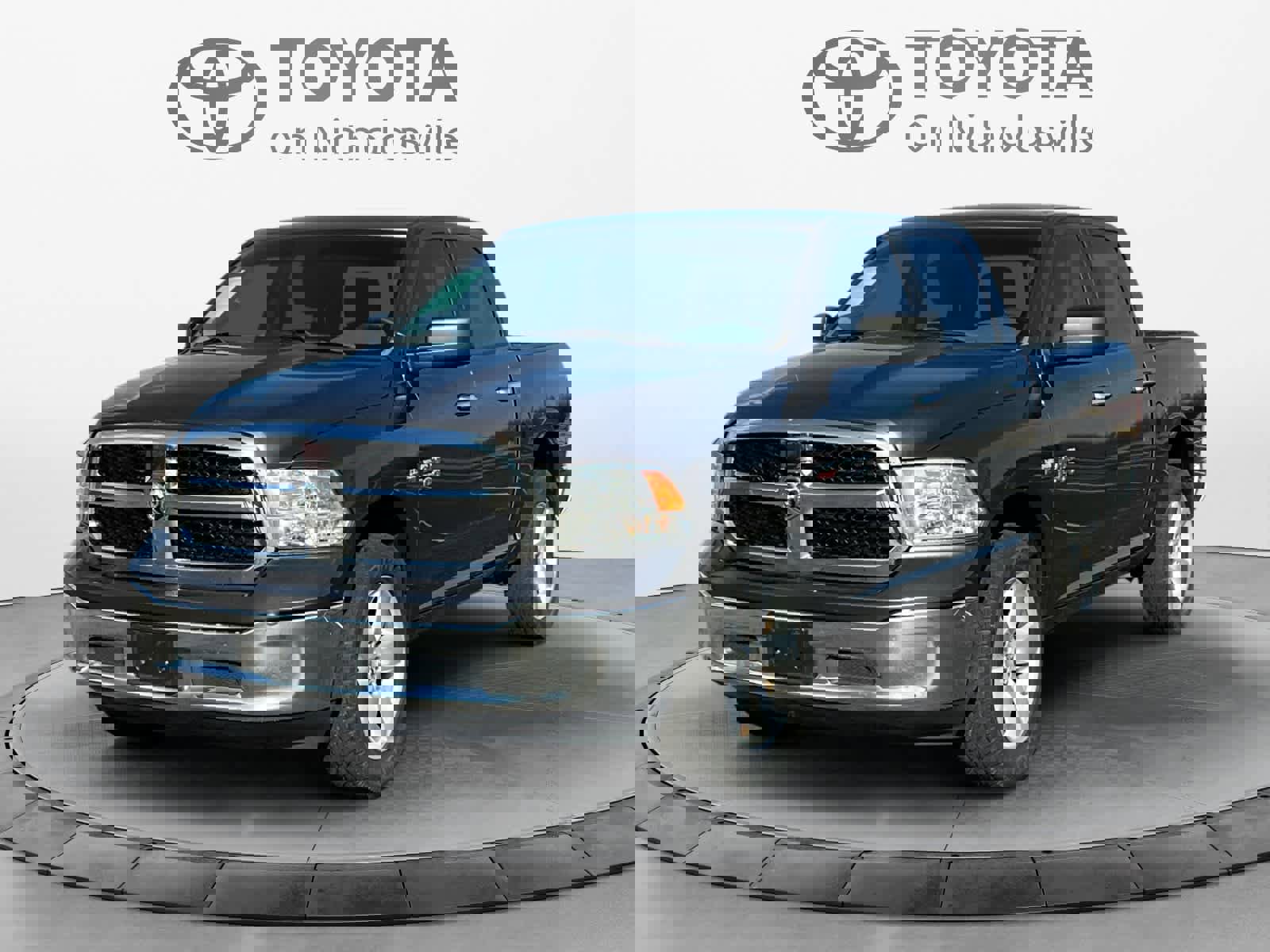 Used 2018 RAM 1500 Classic SLT image 1