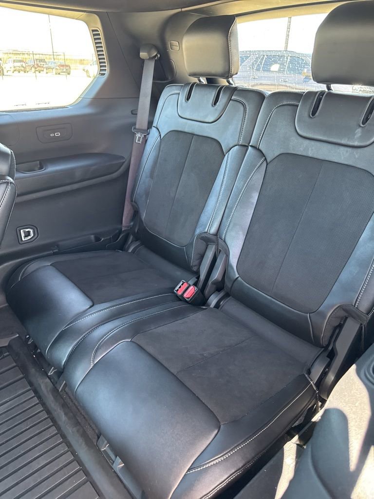 Used 2023 Jeep Grand Cherokee L Laredo image 14