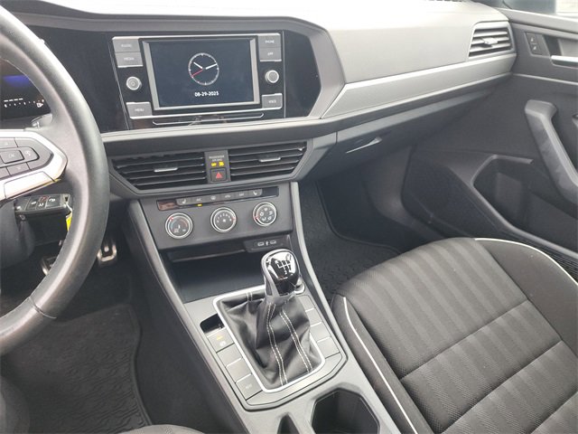 Used 2024 Volkswagen Jetta Sport image 32