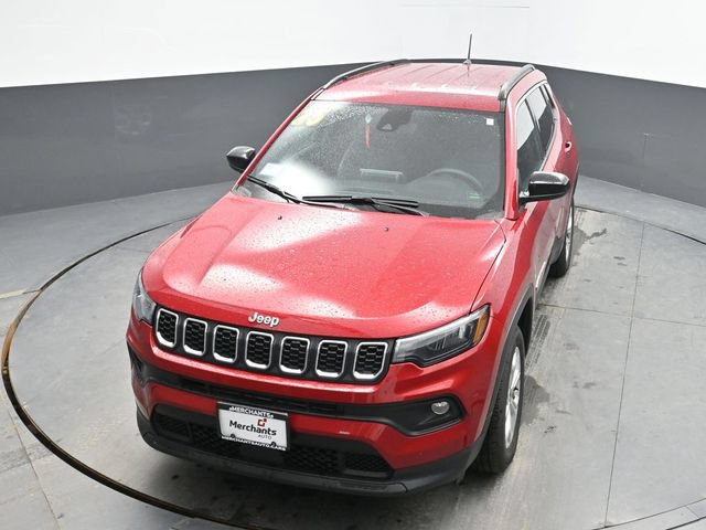 Used 2025 Jeep Compass Latitude AWD/4WD image 18