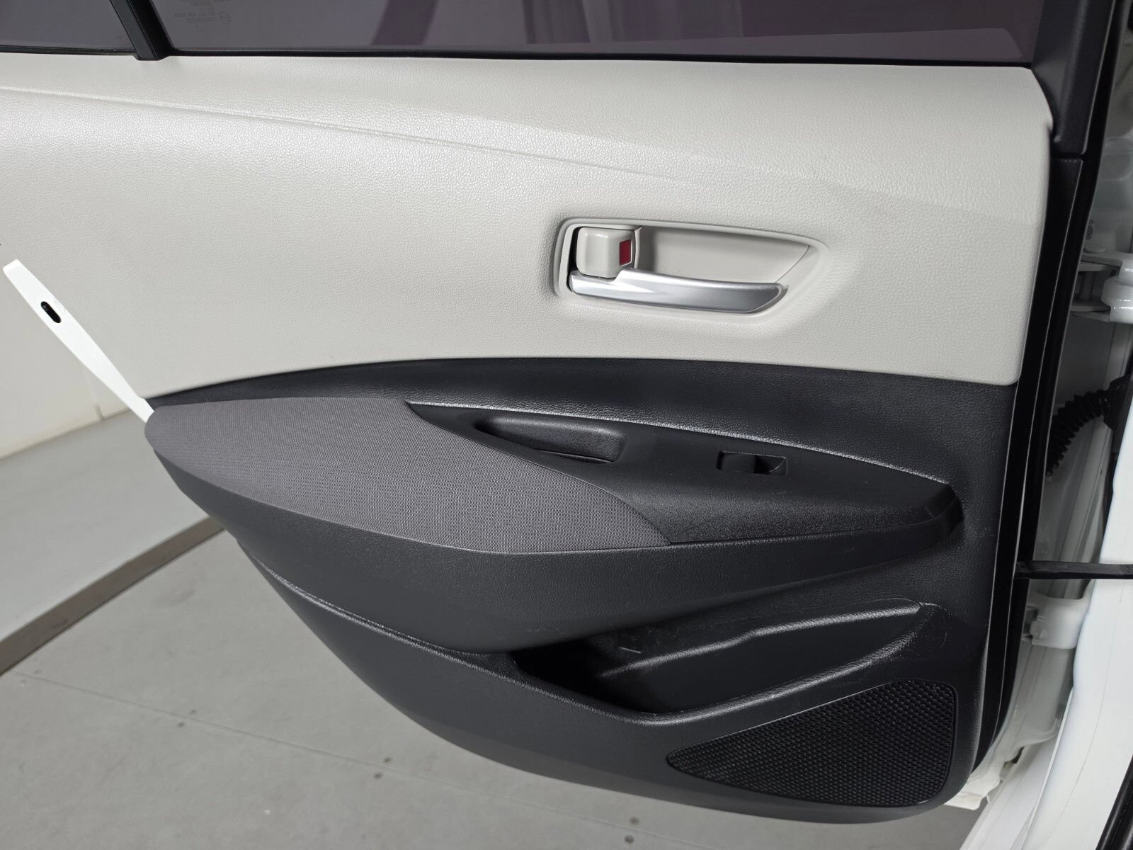 Used 2021 Toyota Corolla LE w/ LE Convenience Package FWD image 23