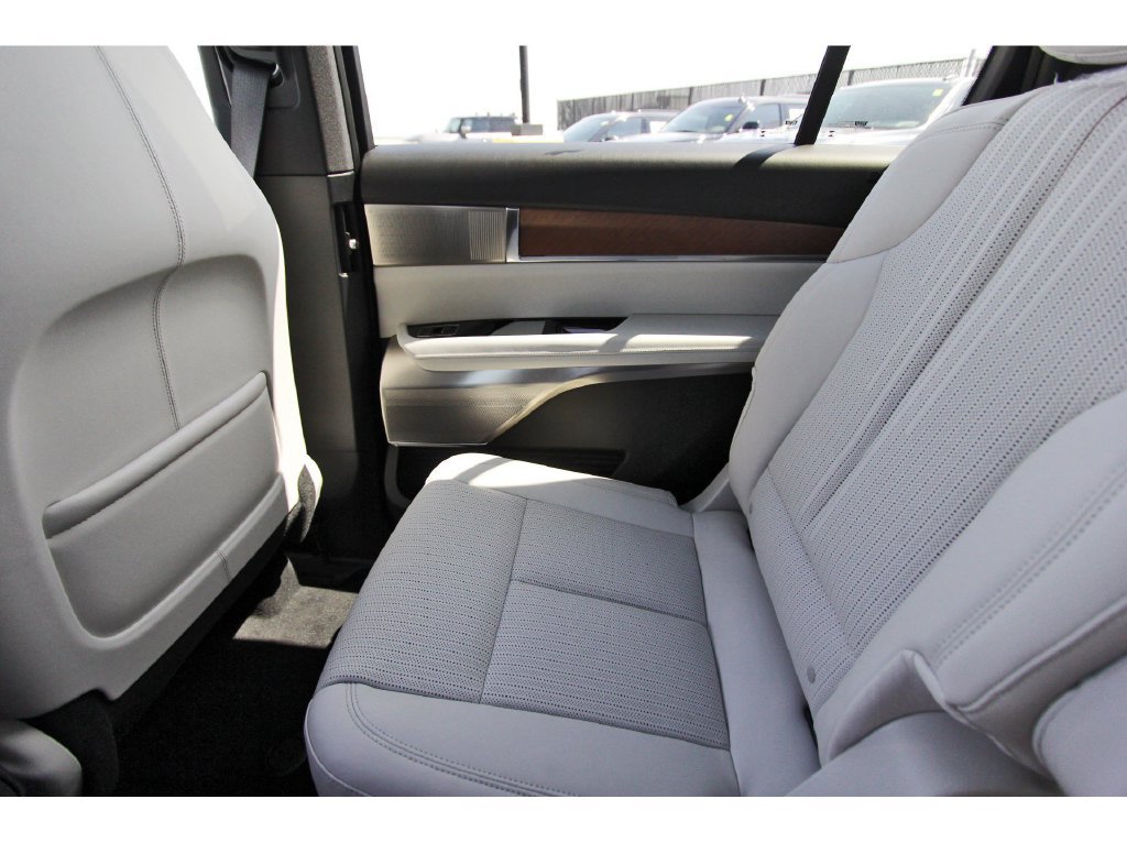 New 2027 Cadillac Vistiq Luxury AWD/4WD image 12