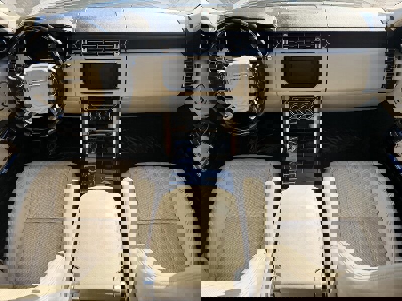 Used 2016 Land Rover Range Rover HSE image 13