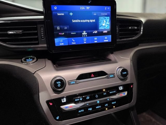 Used 2021 Ford Explorer XLT w/ Equipment Group 202A RWD image 21