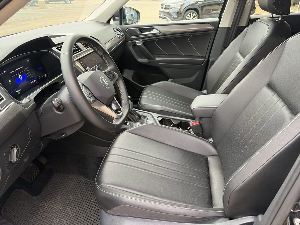 Certified 2024 Volkswagen Tiguan SE image 12