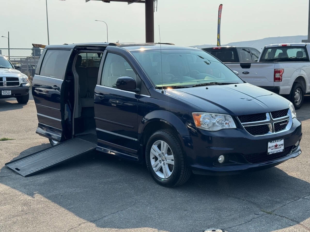 Used 2012 Dodge Grand Caravan Crew w/ Crew Value Pkg
