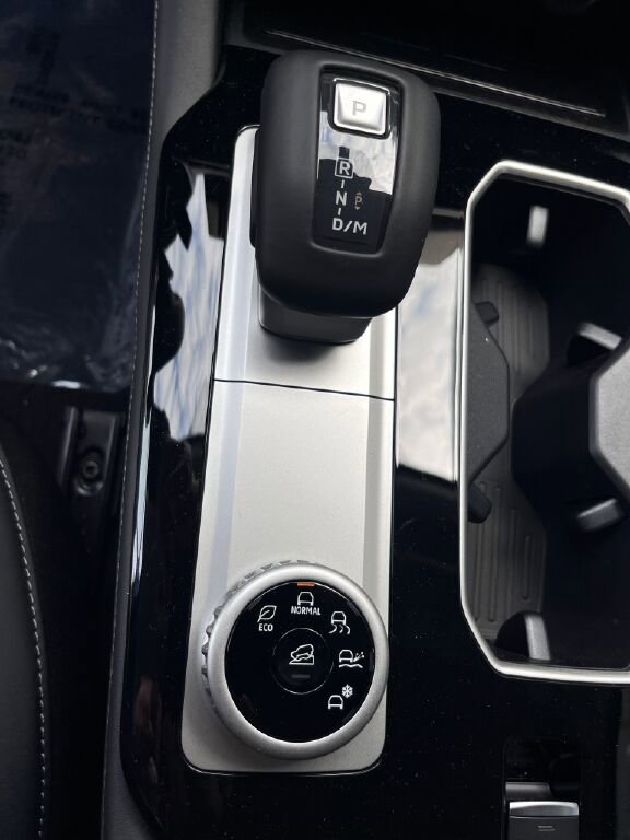 New 2025 Mitsubishi Outlander SE image 19