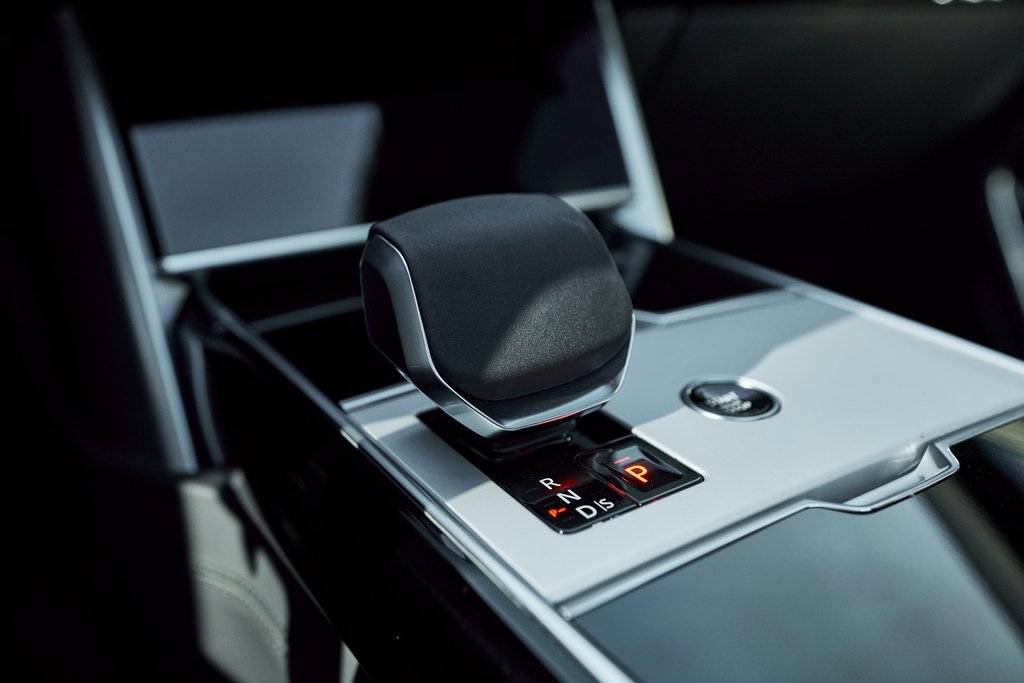 Used 2025 Land Rover Range Rover Long Wheelbase Autobiography image 71