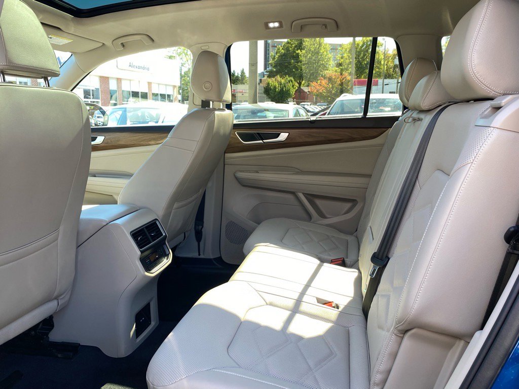 Certified 2025 Volkswagen Atlas SE image 18
