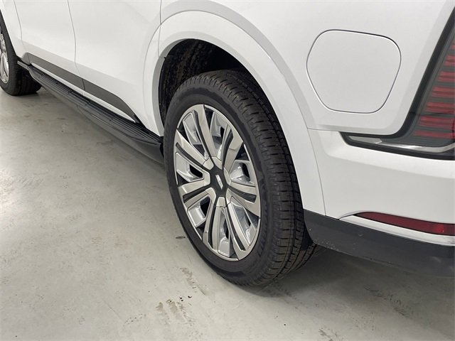 New 2025 Cadillac Escalade IQ Luxury 1 w/ LPO, Radiant Package image 17