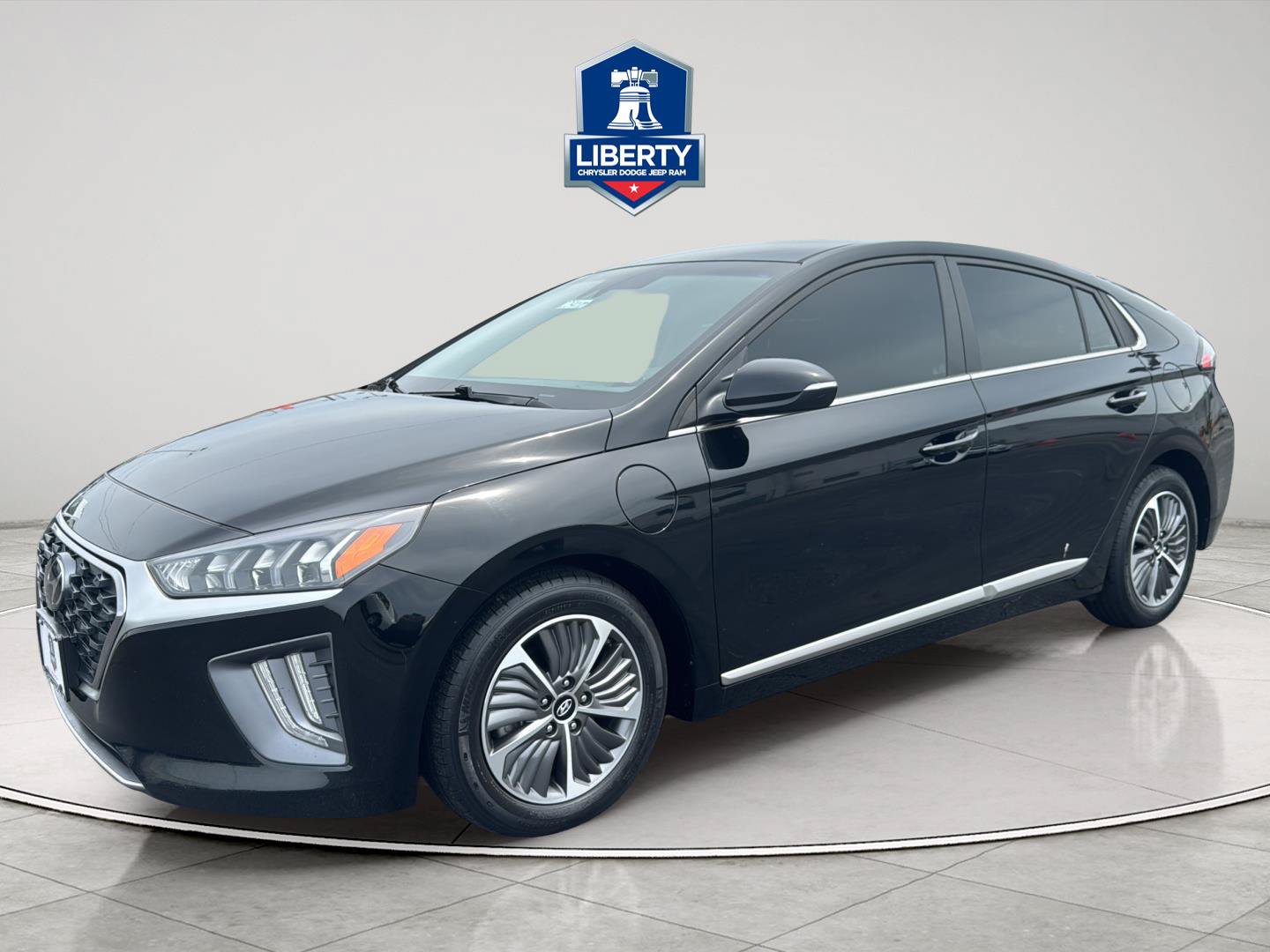 Used 2022 Hyundai Ioniq SEL FWD image 3