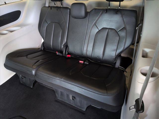 Used 2020 Chrysler Pacifica Touring-L w/ Advanced Safetytec Group image 19