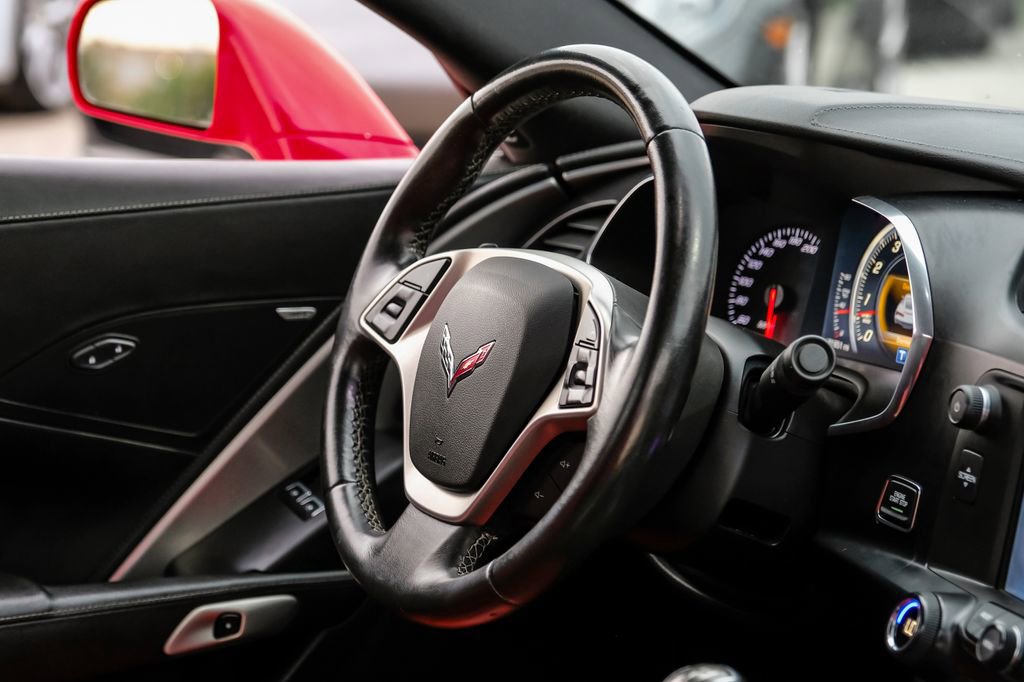 Used 2014 Chevrolet Corvette Stingray Convertible RWD image 15