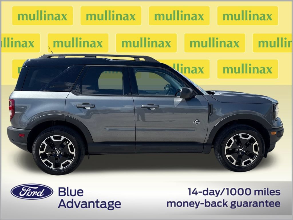 Used 2024 Ford Bronco Sport Outer Banks w/ Tech Package AWD/4WD image 2