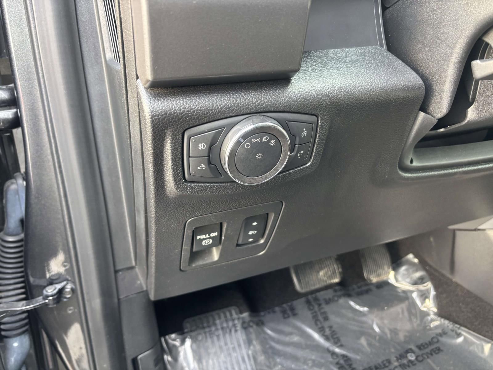 Used 2018 Ford F150 XLT w/ Equipment Group 302A Luxury image 16