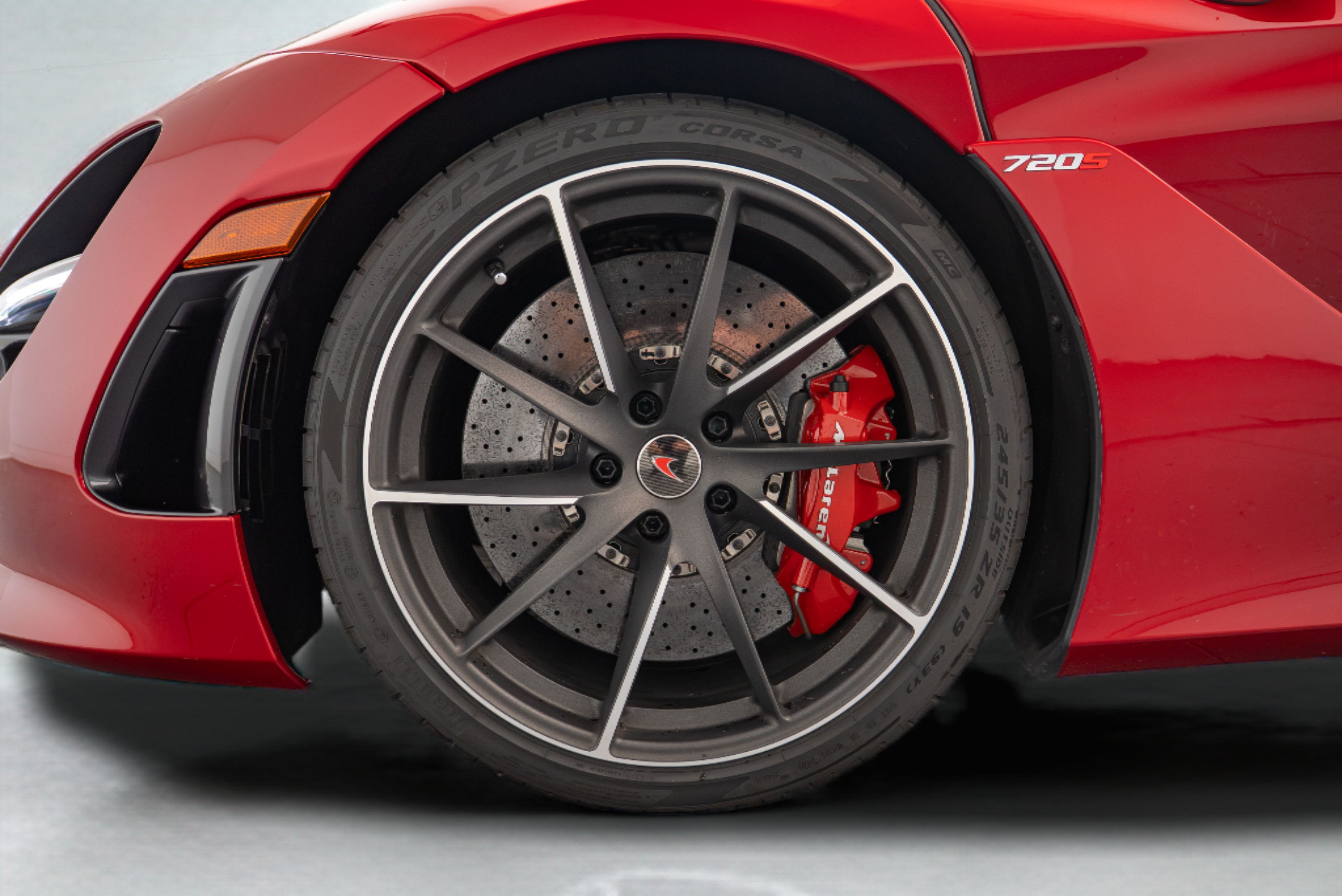 Used 2018 McLaren 720S Performance RWD image 20